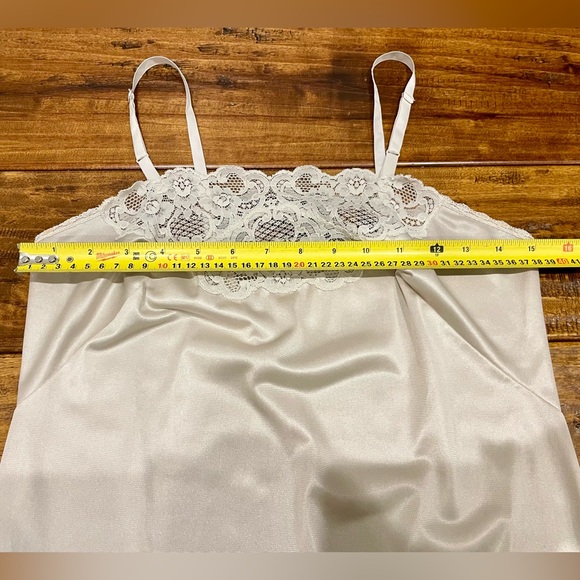 Vintage nylon and lace cami - Picture 8 of 8